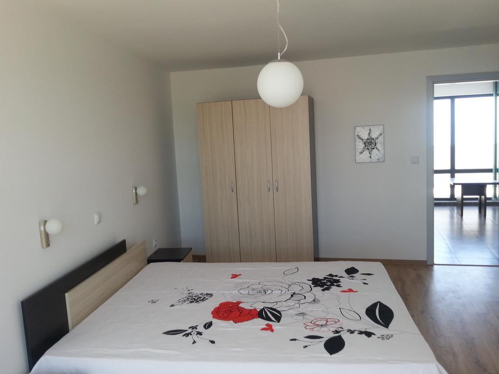 Azur Apartments Sozopol Bilik gambar