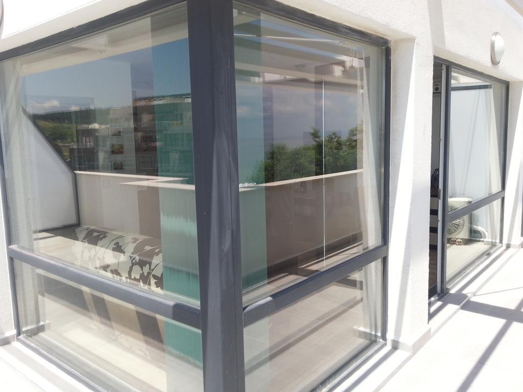 Azur Apartments Sozopol Bilik gambar